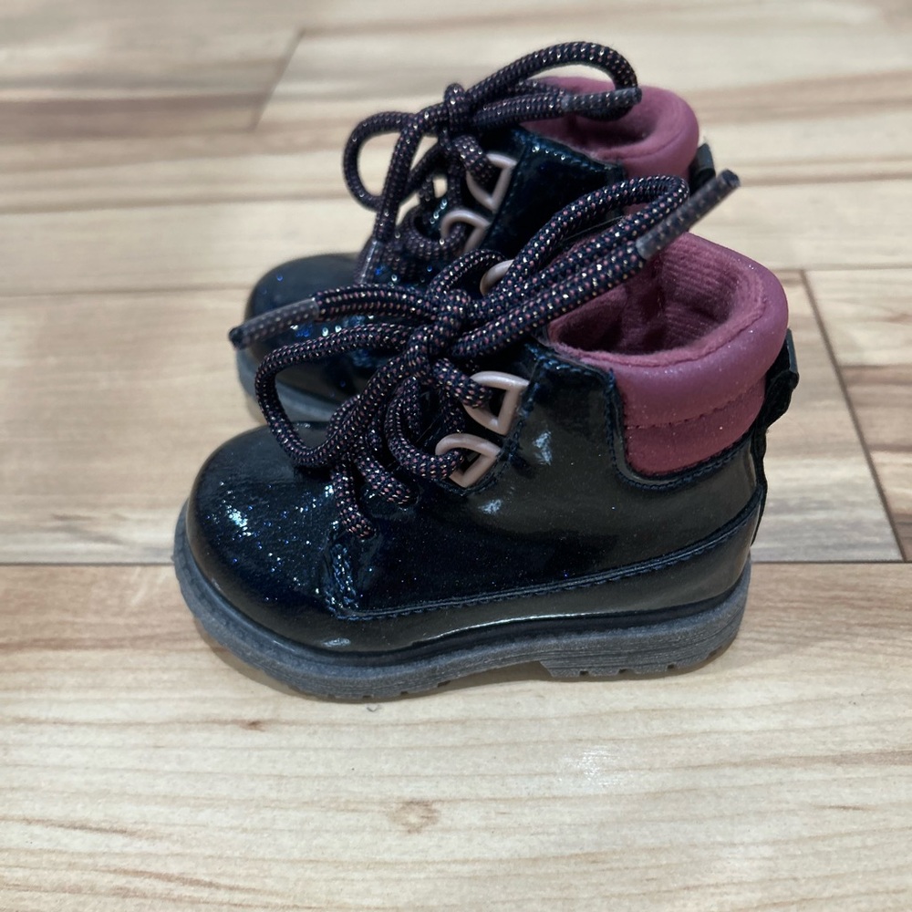 Pre-Owned OshKosh B'gosh Glittery Navy & Purple Boots (Size: 4M)